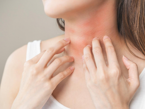 別讓「皮蛇」偷走記憶！逾千萬人國際研究示警：皰疹病毒恐害大腦發炎…及早治療可降23%失智風險